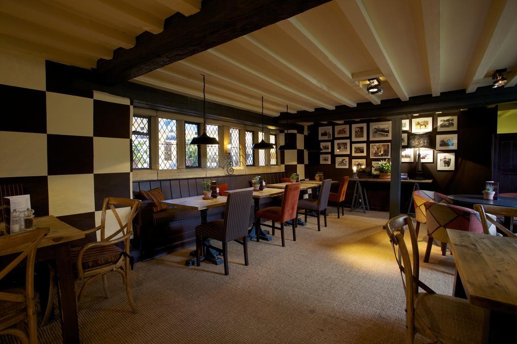 The Broadway Hotel Bagian luar foto