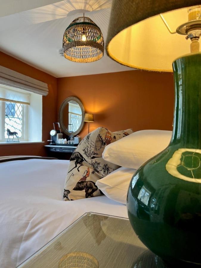 The Broadway Hotel Bagian luar foto