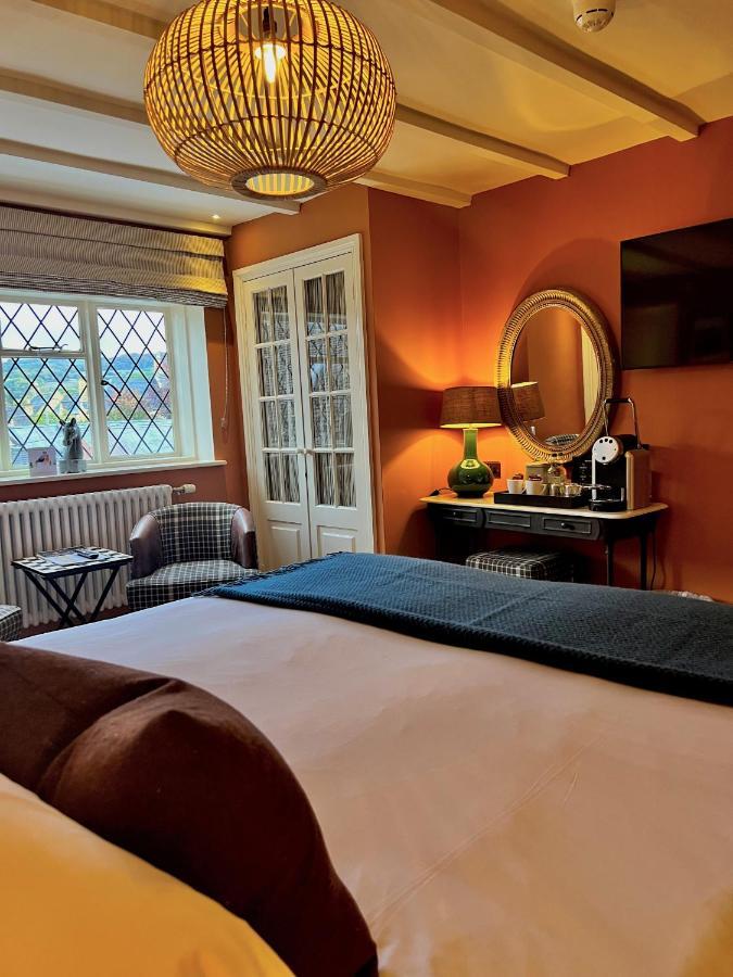 The Broadway Hotel Bagian luar foto
