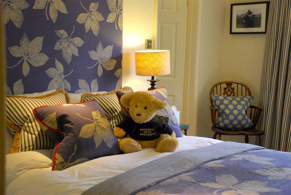 The Broadway Hotel Bagian luar foto