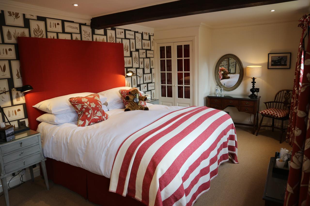 The Broadway Hotel Bagian luar foto